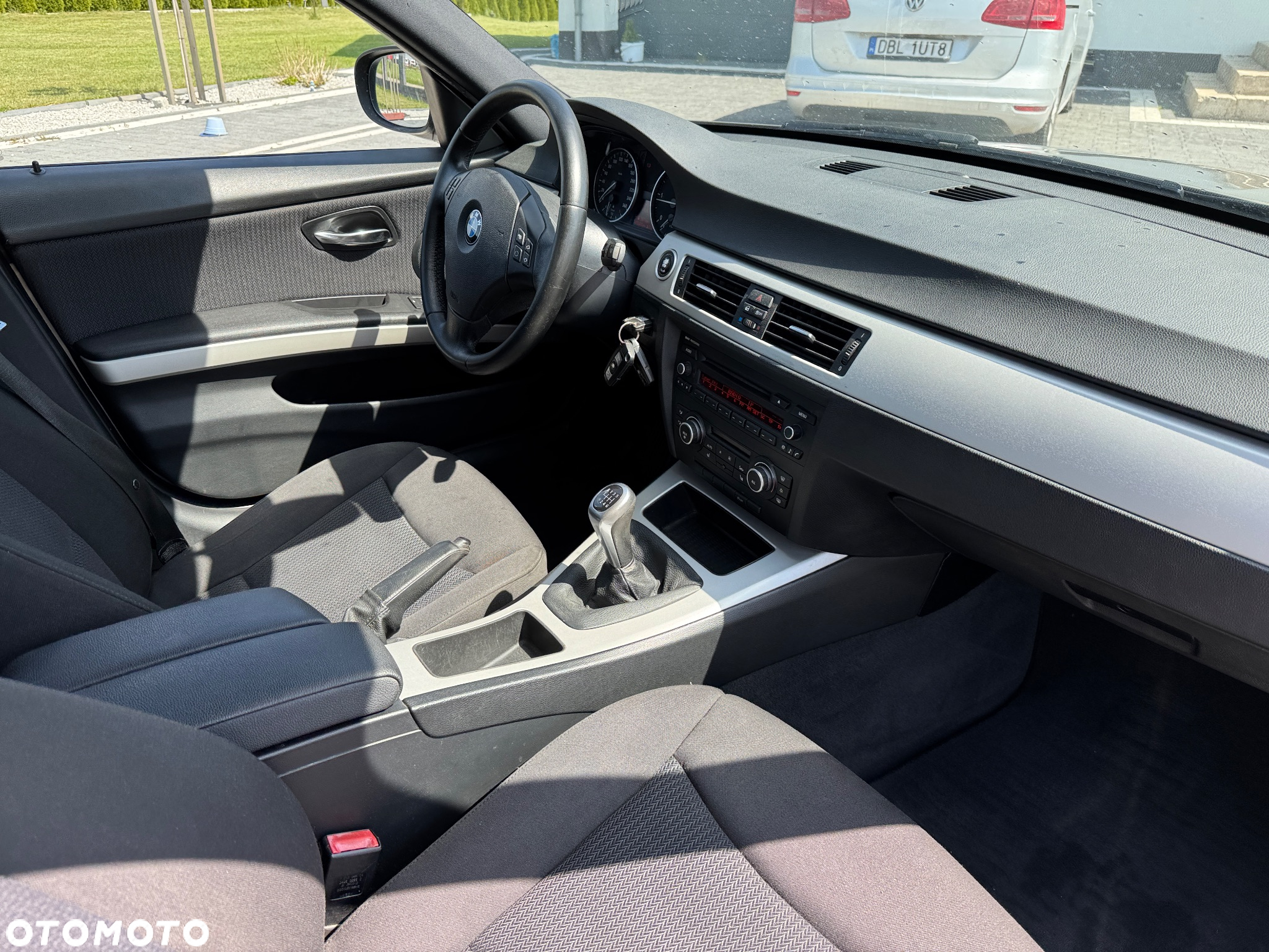 BMW Seria 3 318d DPF Touring Edition Exclusive - 28