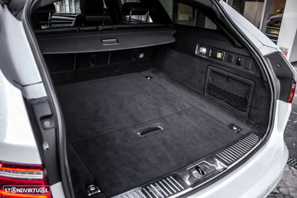 Jaguar XF Sportbrake 20d AWD Aut. R-Sport - 30