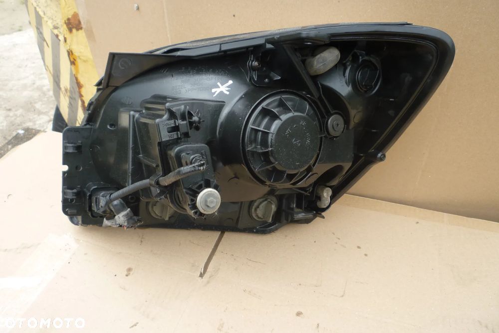 lampa prawa Kia Sportage II - 5
