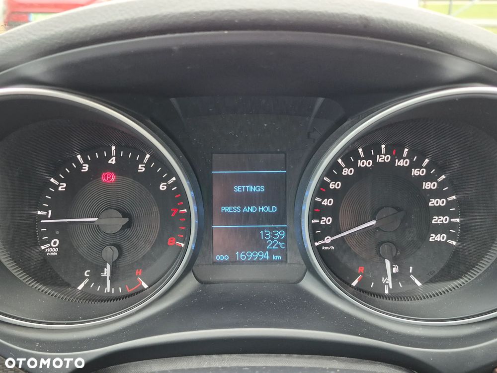 Toyota Avensis 1.8 Premium - 19