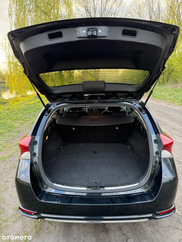 Toyota Auris Hybrid 135 Selection - 8