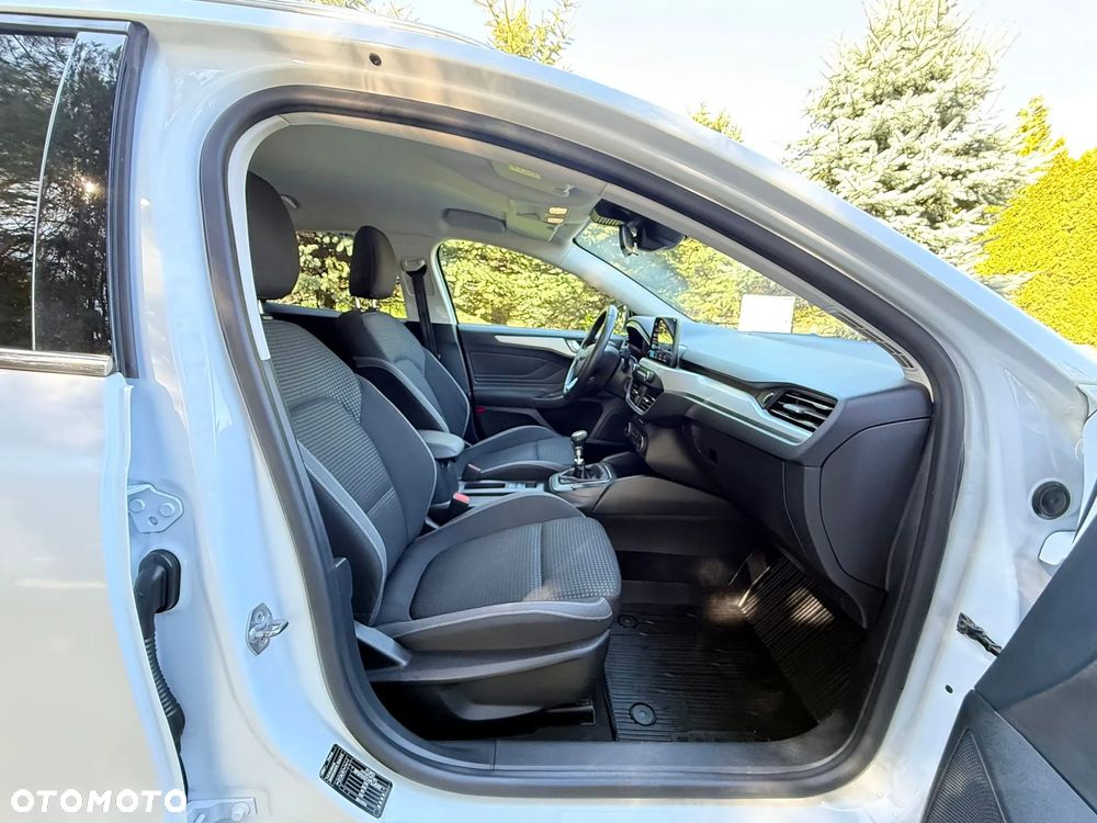 Ford Focus 1.0 EcoBoost Titanium - 27