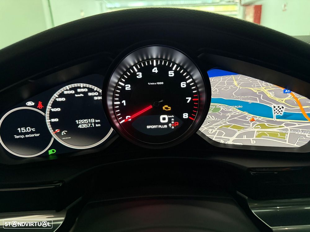 Porsche Panamera 4 S - 31