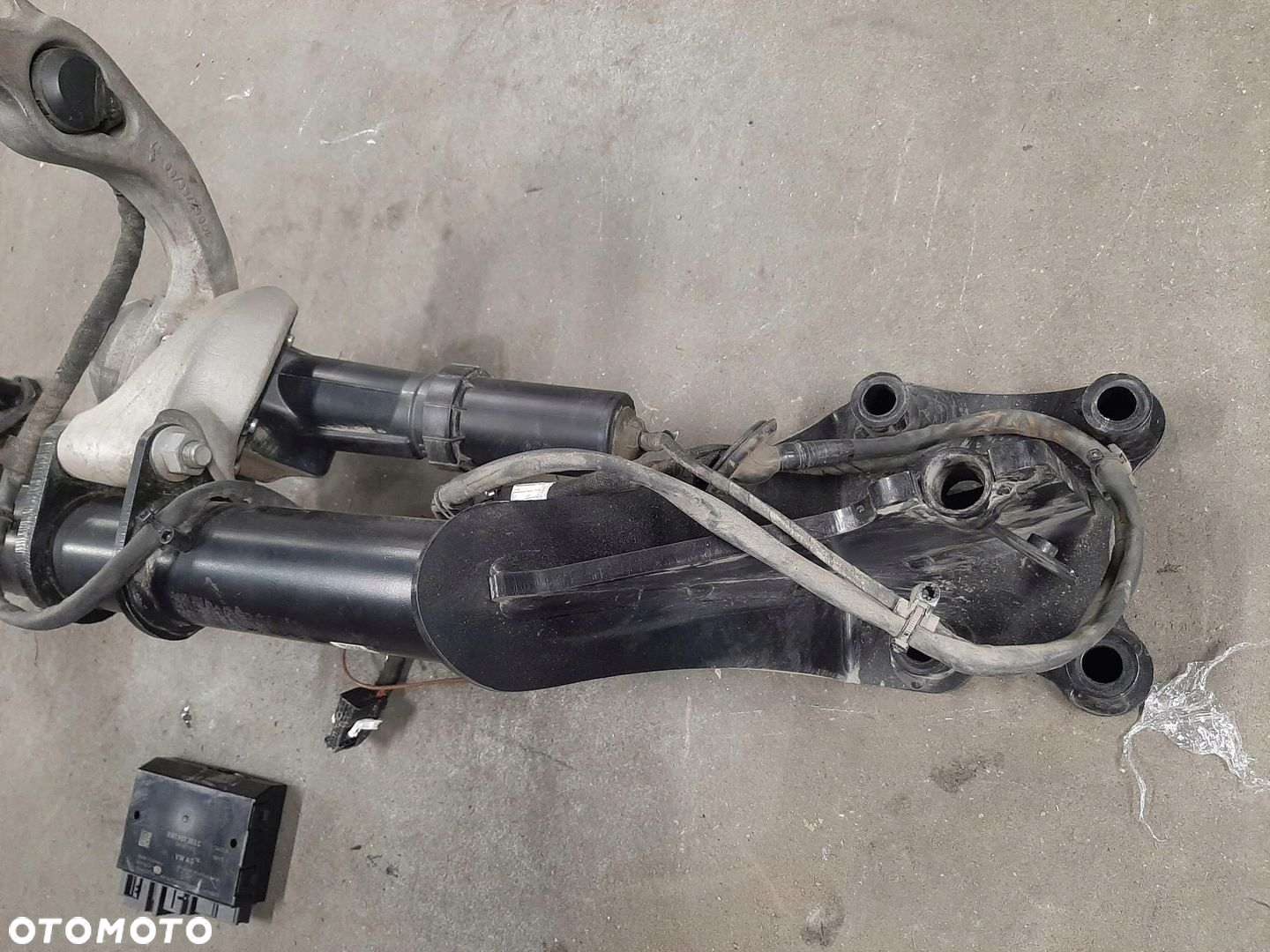 VW Touareg Hak Holowniczy Zaczep Moduł 760803881E 8W1907383C - 5