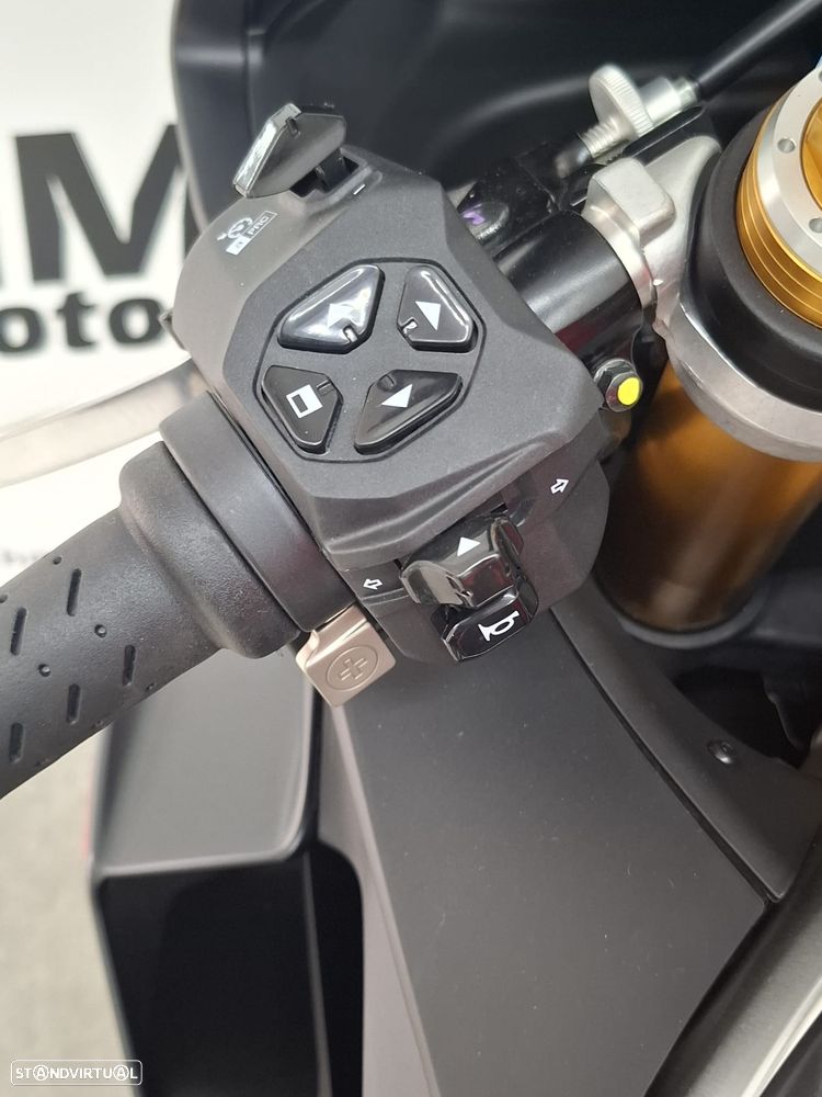 Aprilia RSV 4 FACTORY - 7