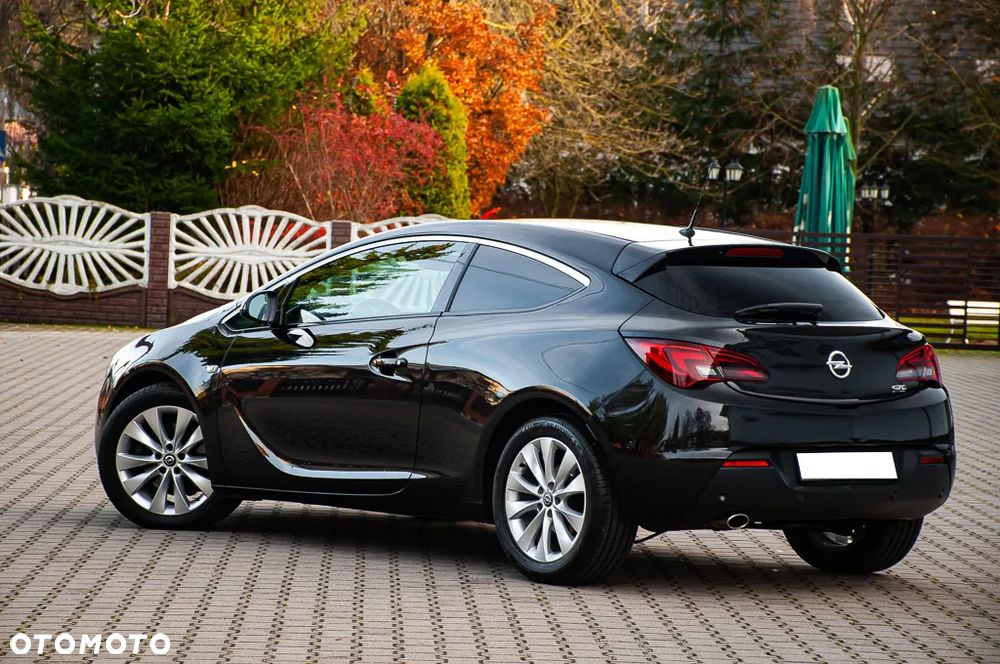 Opel Astra IV GTC 1.4 T Sport EU6 - 15