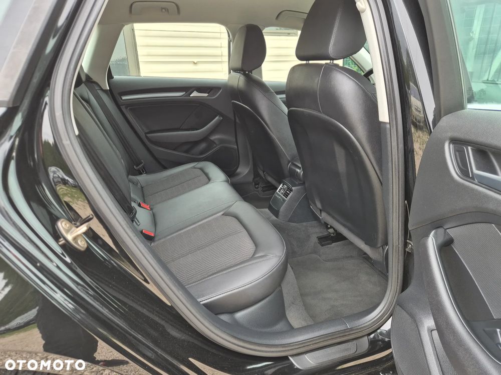 Audi A3 Sportback 2.0 TDI Ambiente - 17
