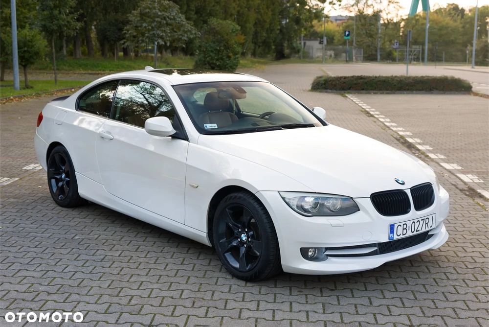 BMW Seria 3 320i - 1