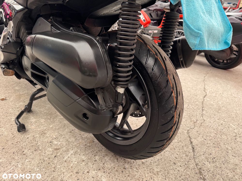 Yamaha X-max - 18