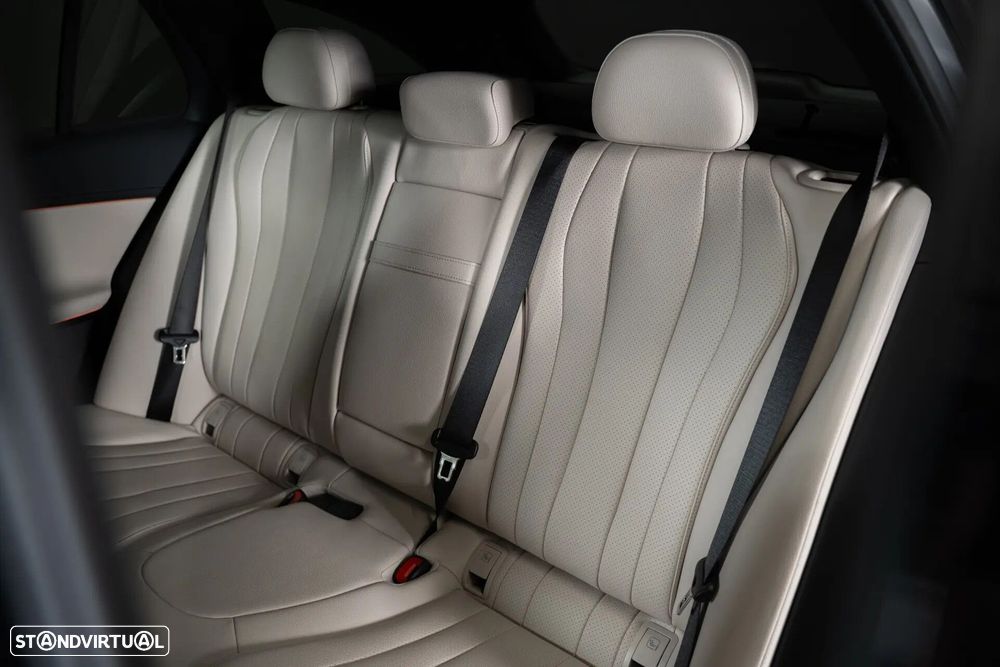 Mercedes-Benz E 300 - 48
