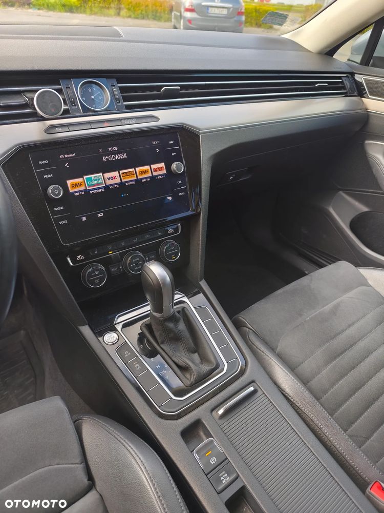 Volkswagen Passat 2.0 TDI SCR Highline DSG - 6