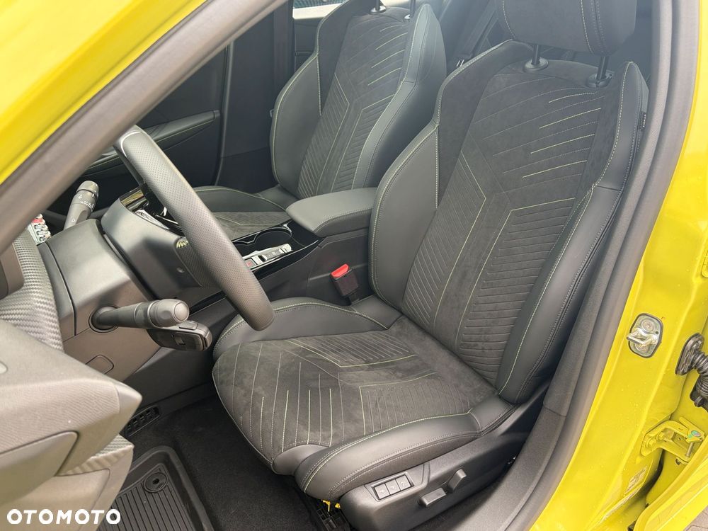 Peugeot 208 - 12
