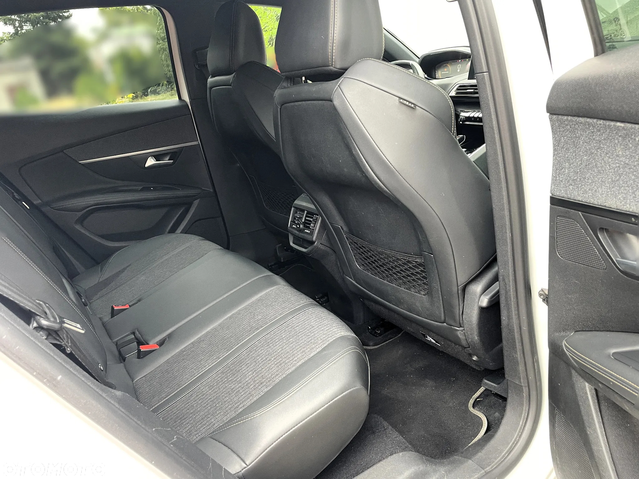 Peugeot 3008 1.6 PureTech GPF GT Line S&S EAT8 - 29