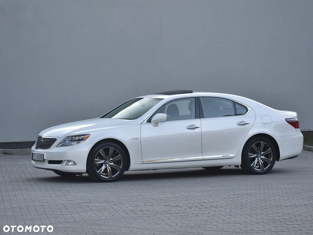 Lexus LS 600h Superior - 8