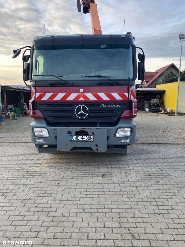 Mercedes-Benz Actros - 3