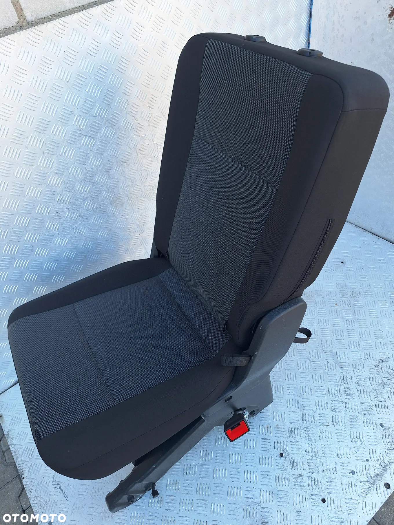 FOTEL KOZIOŁEK PRAWY KANAPA 2 RZĄD  - VW TRANSPORTER T5 T6 CARAVELLE - 2