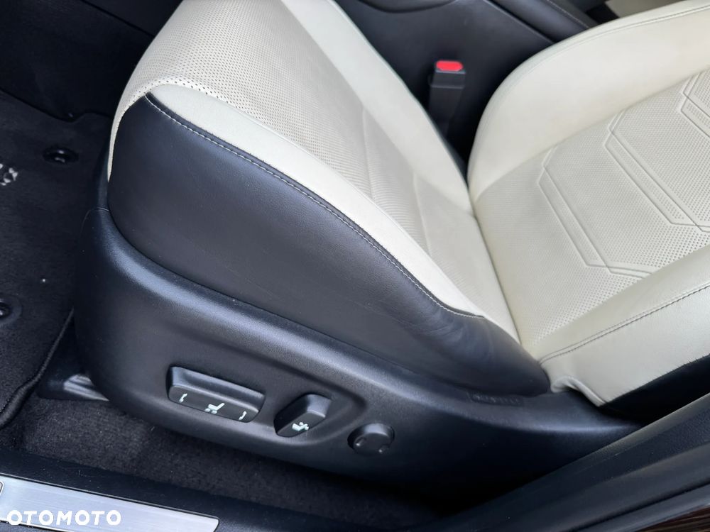 Lexus NX 300h F Impression AWD - 24