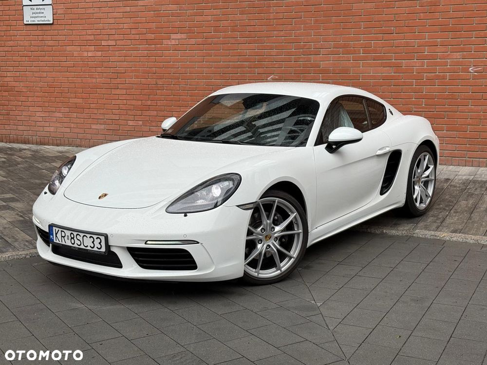Porsche 718 Cayman - 11