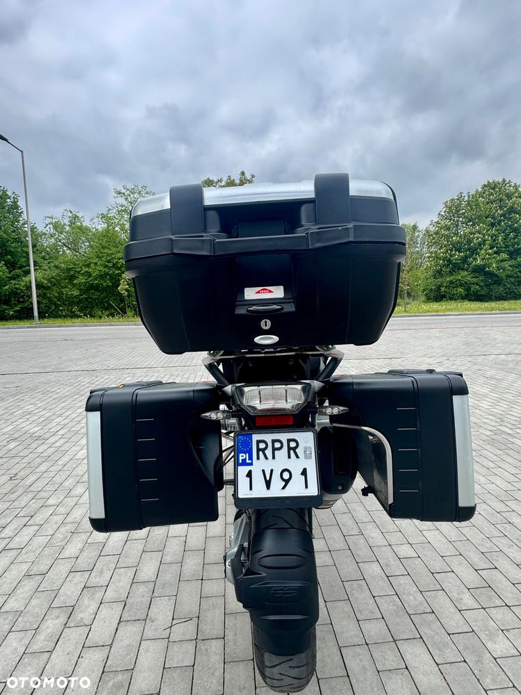 BMW R - 8
