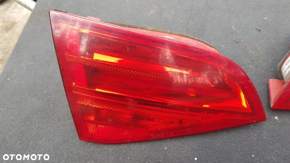 LAMPA W KLAPE LEWA PRAWA AUDI A4 B8 KOMBI AVANT EUROPA 8K9945093 - 2