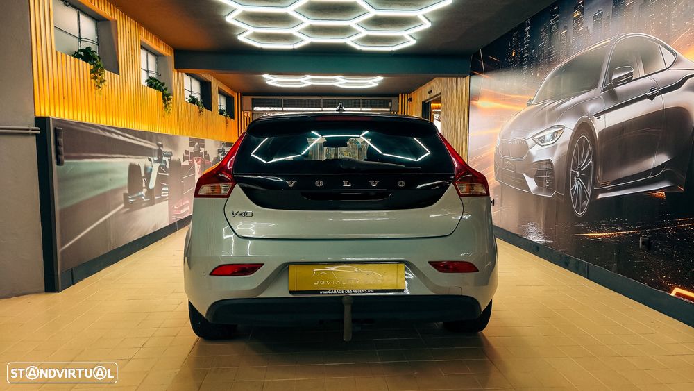 Volvo V40 D2 Summum - 9