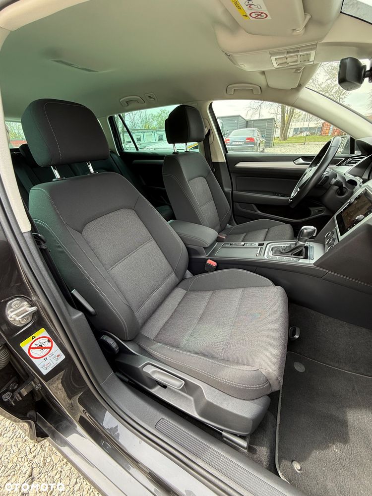 Volkswagen Passat - 23