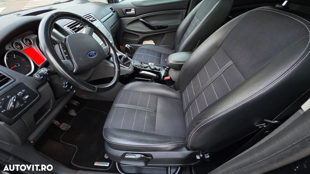 Ford Kuga 2.0 TDCi 4x4 Titanium - 6