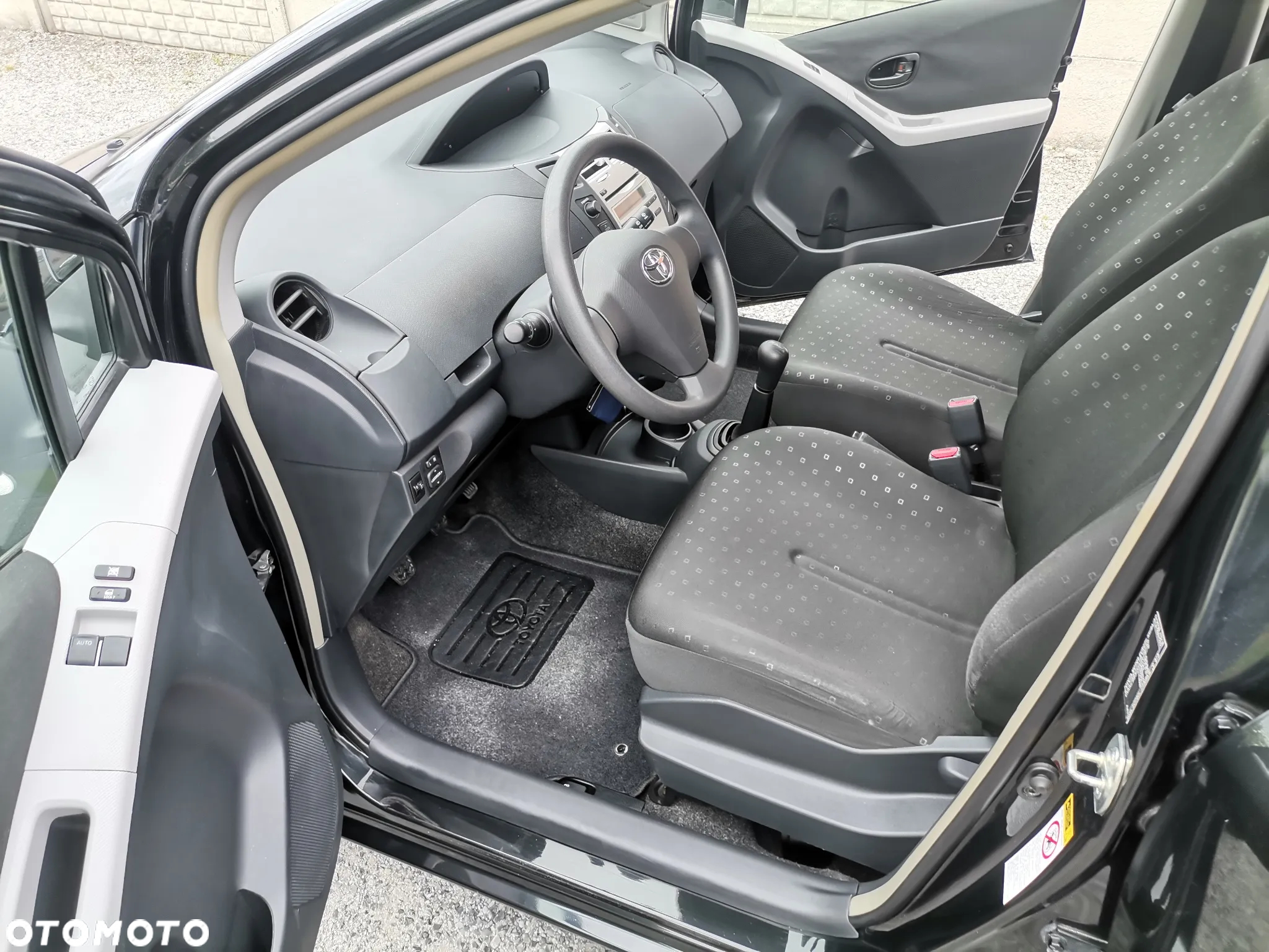 Toyota Yaris 1.3 VVT-i Sol - 6