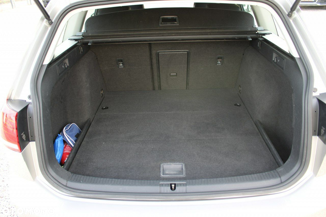 Volkswagen Golf - 17