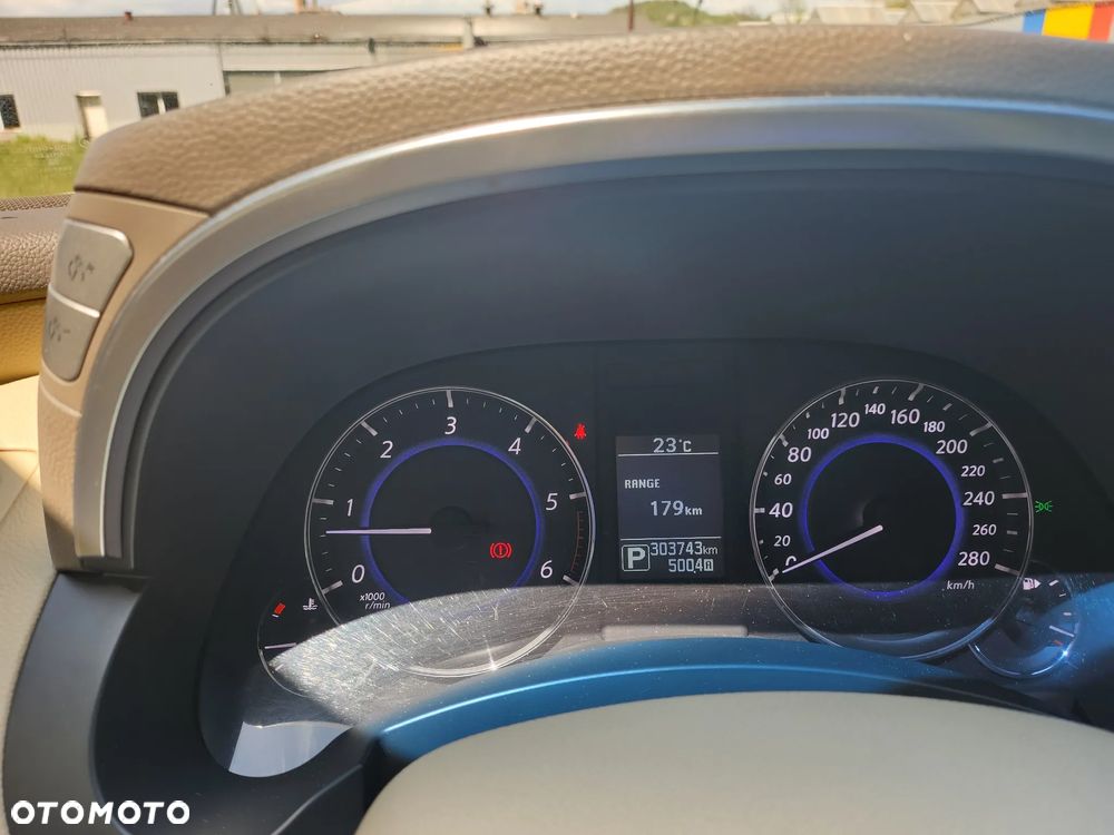 Infiniti Q70 3.0d S - 8
