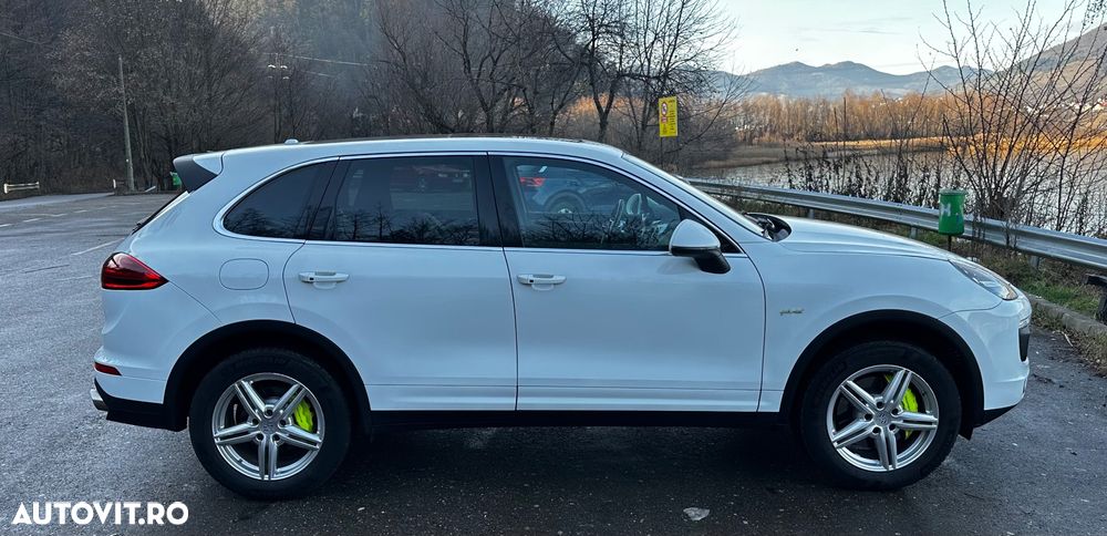 Porsche Cayenne S E-Hybrid Platinum Edition - 3