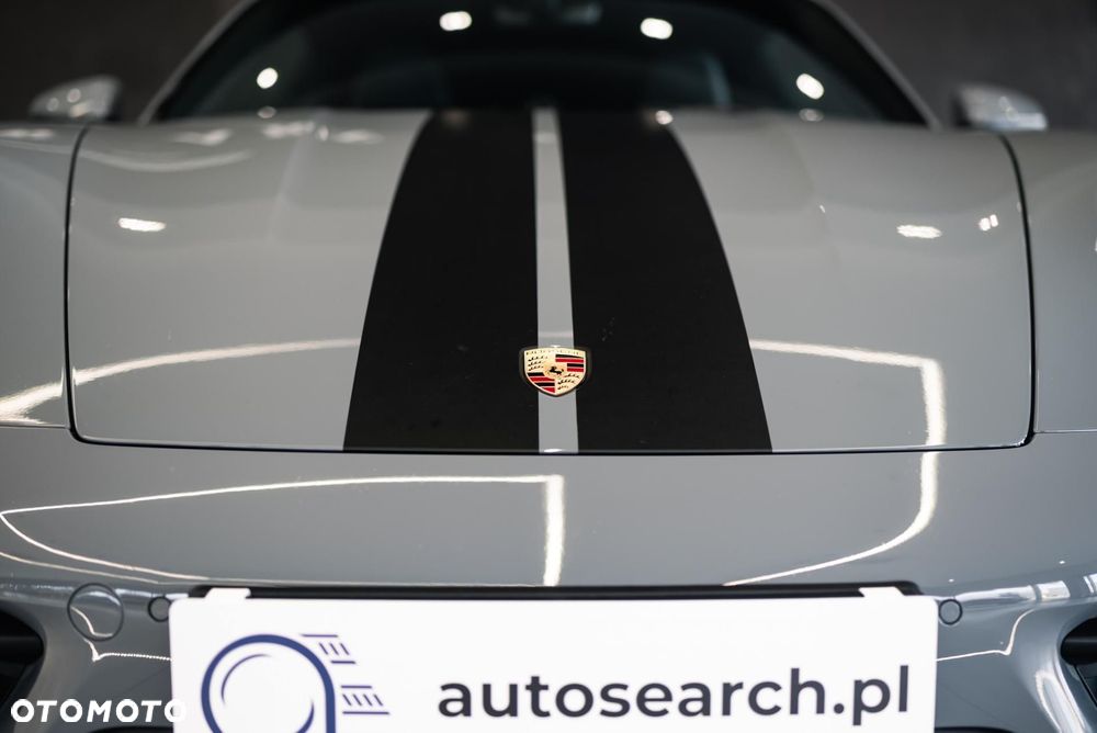 Porsche 911 Carrera 4 GTS - 39
