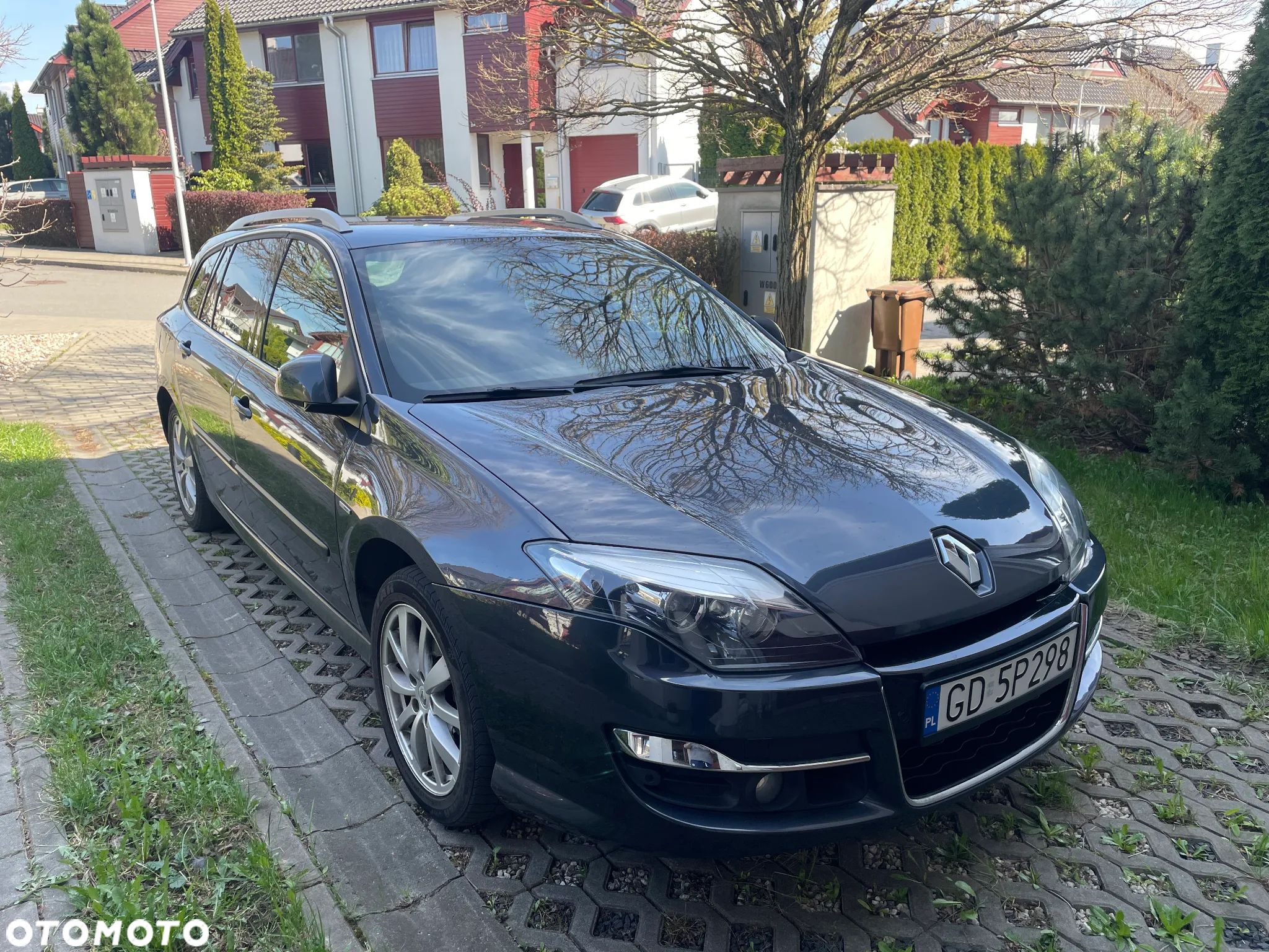 Renault Laguna dCi 110 FAP Bose Edition - 1