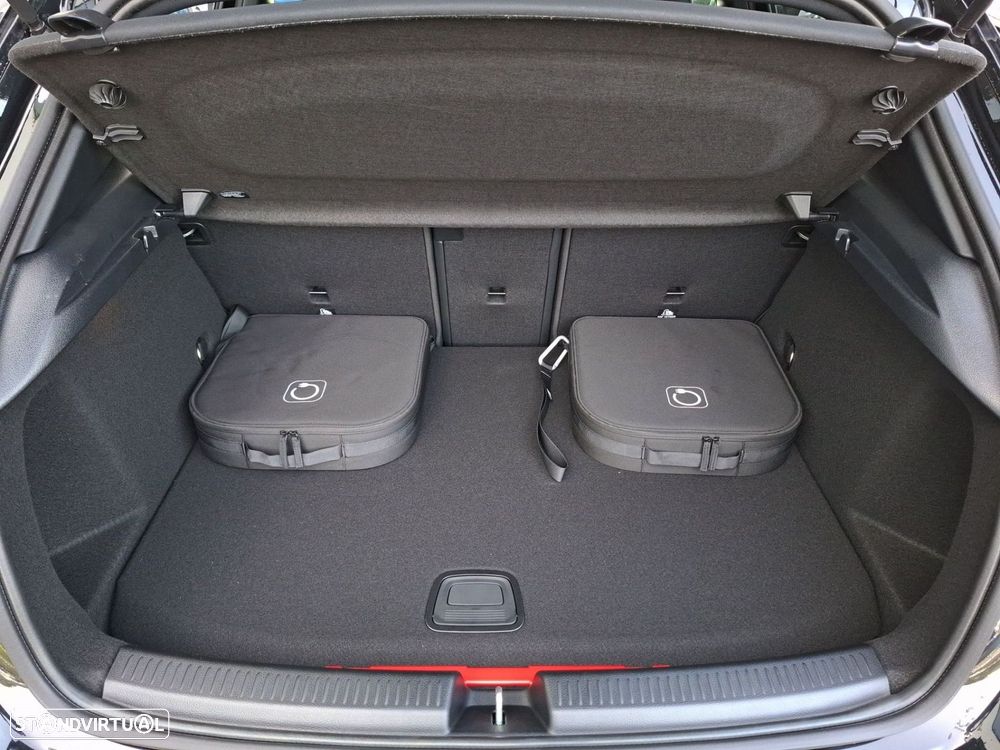 Mercedes-Benz A 250 e - 25