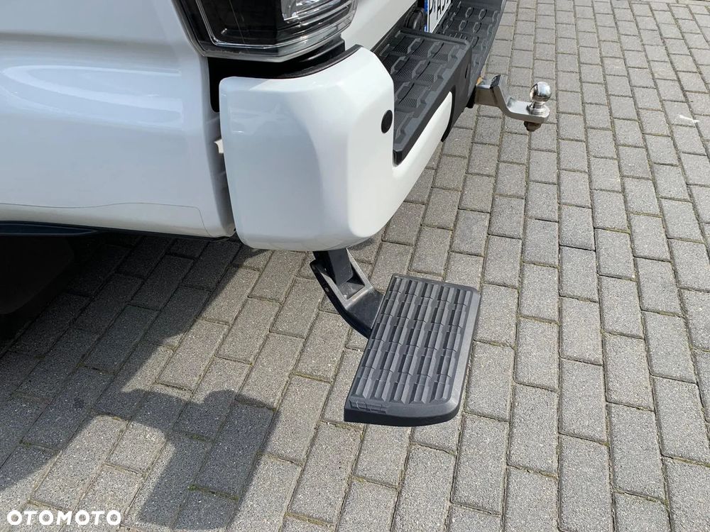 Toyota Tacoma - 9