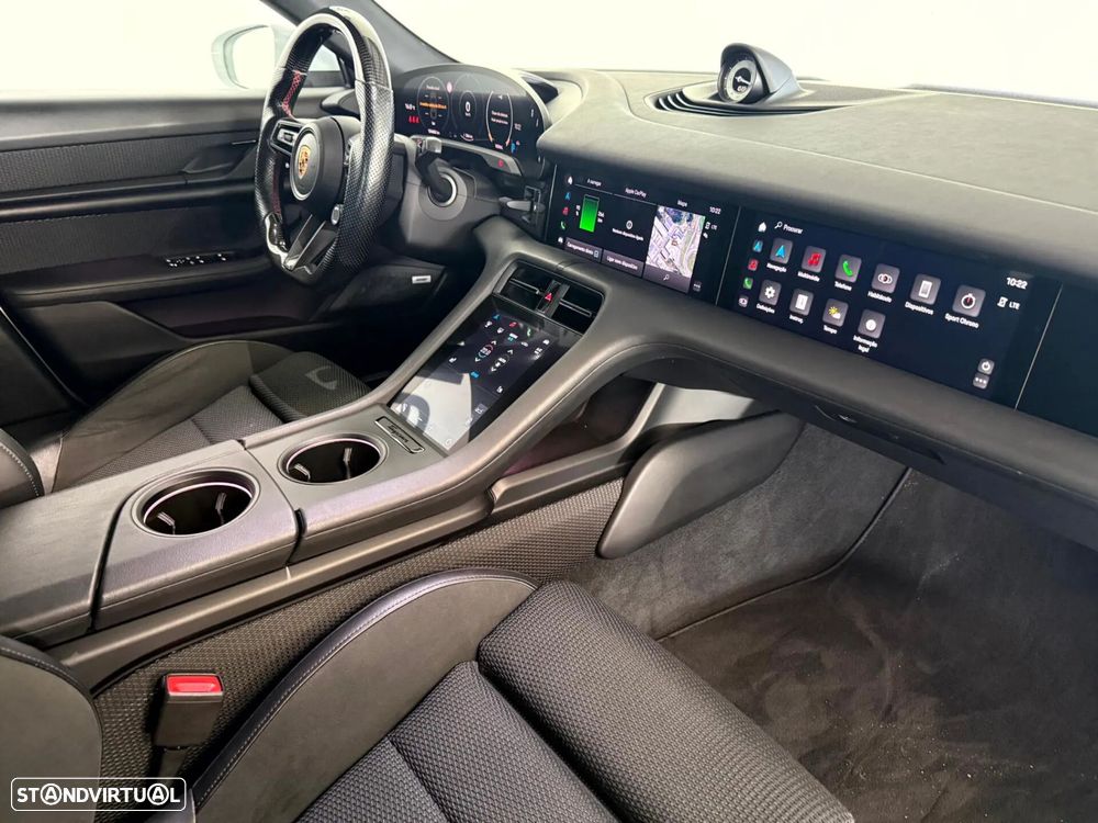 Porsche Taycan 4S - 38