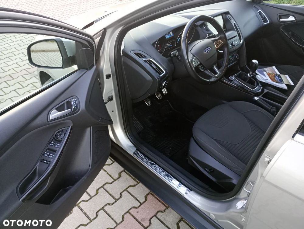 Ford Focus 2.0 TDCi DPF Start-Stopp-System Titanium - 11