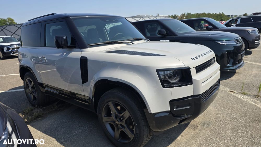 Land Rover Defender - 1