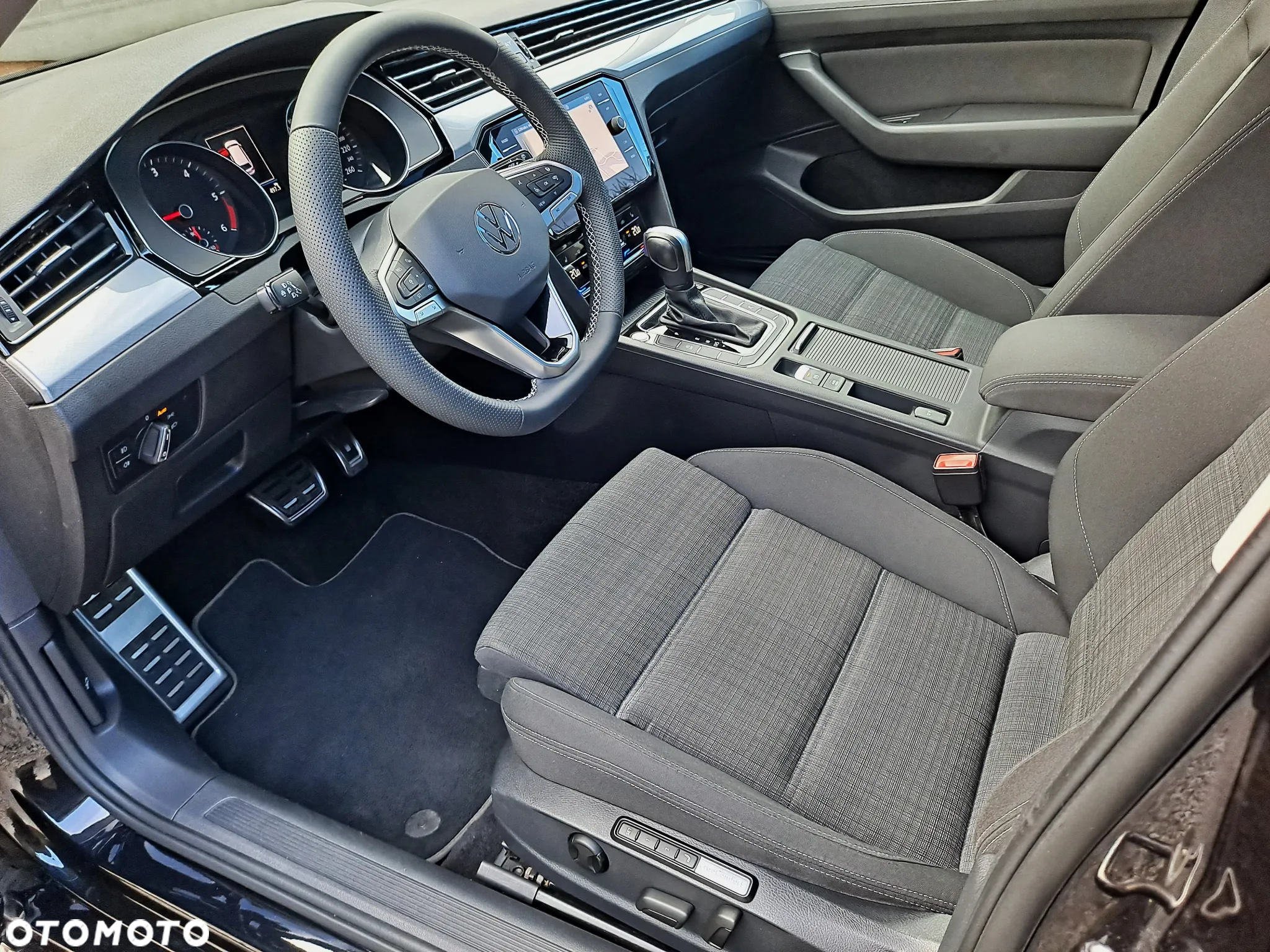 Volkswagen Passat Variant 2.0 TDI SCR DSG Business - 16