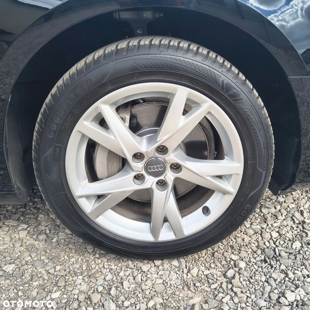 Audi A4 Avant 2.0 TDI Design - 38