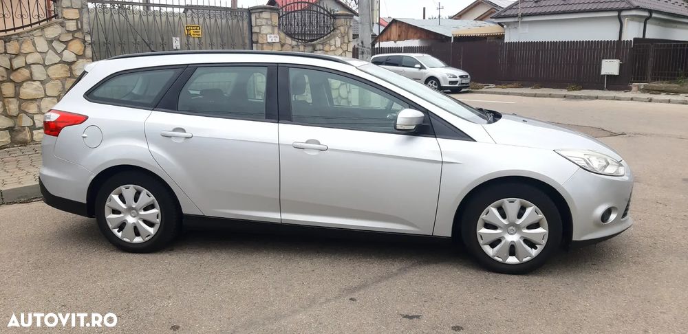 Ford Focus Turnier 1.6 Ti-VCT Champions Edition - 9