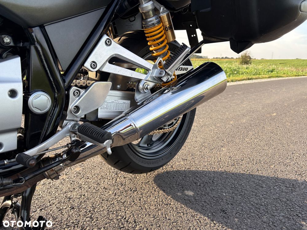 Yamaha XJR - 18
