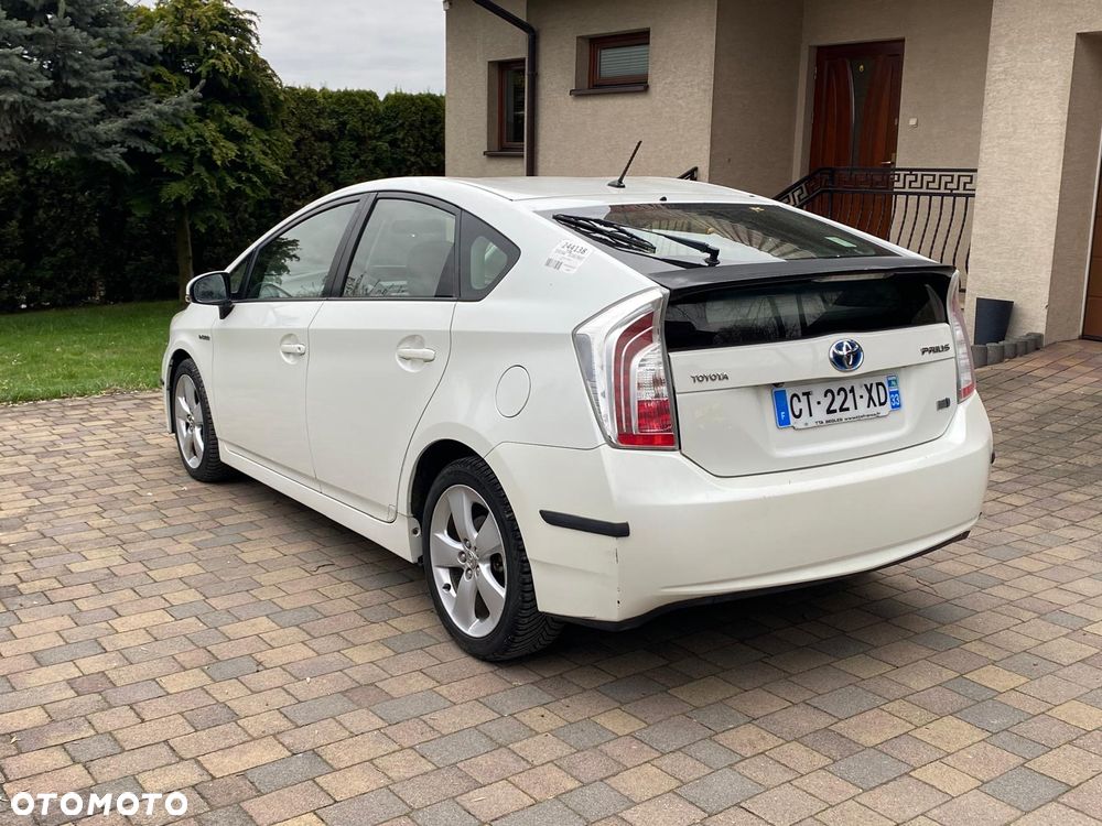 Toyota Prius 1.8 HSD Premium - 4