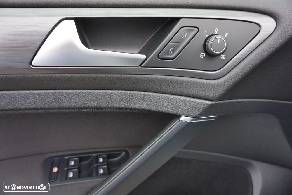 VW e-Golf AC/DC - 36