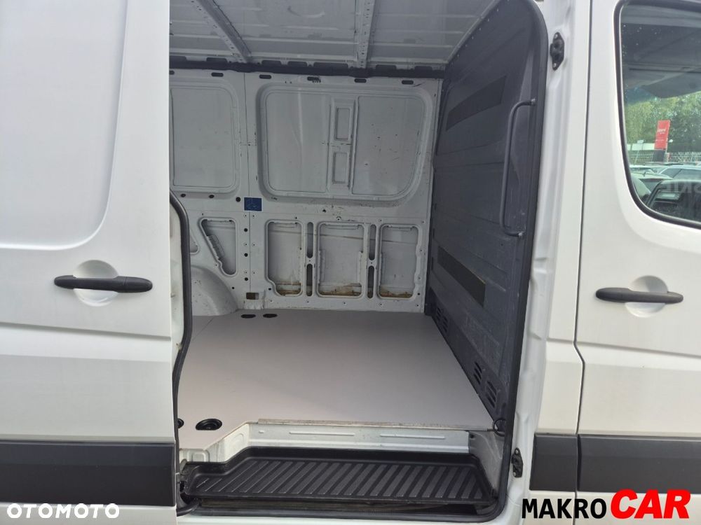 Mercedes-Benz Sprinter - 13