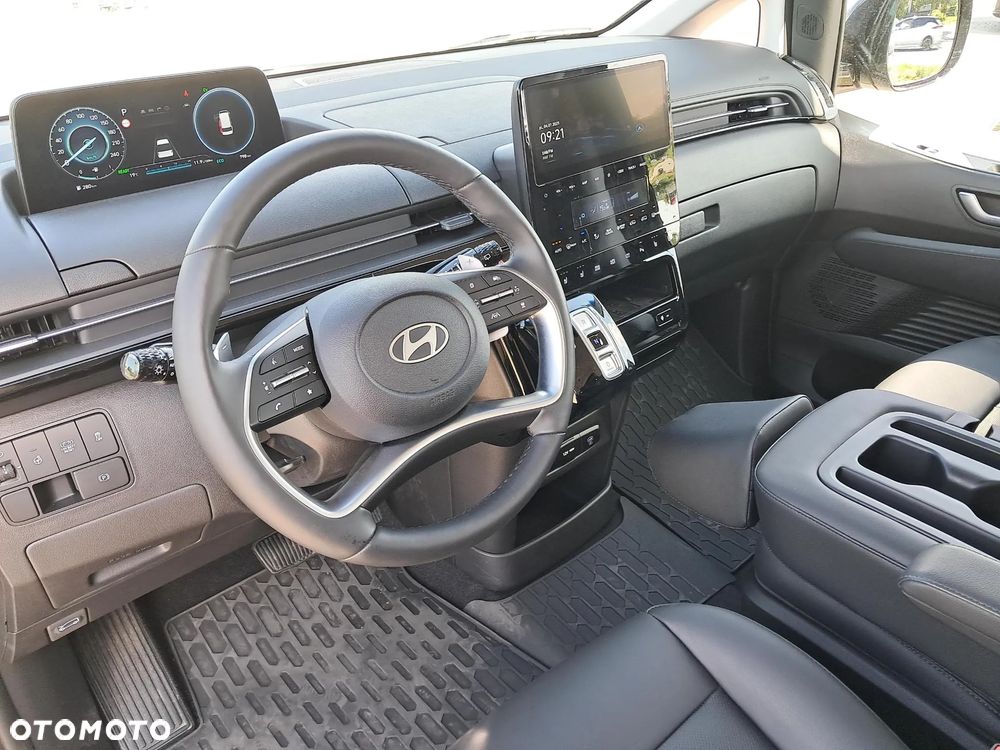 Hyundai Staria 1.6 T-GDI HEV Smart VIP - 11