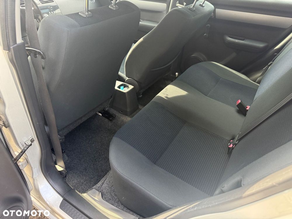 Suzuki Swift 1.3 Club - 12