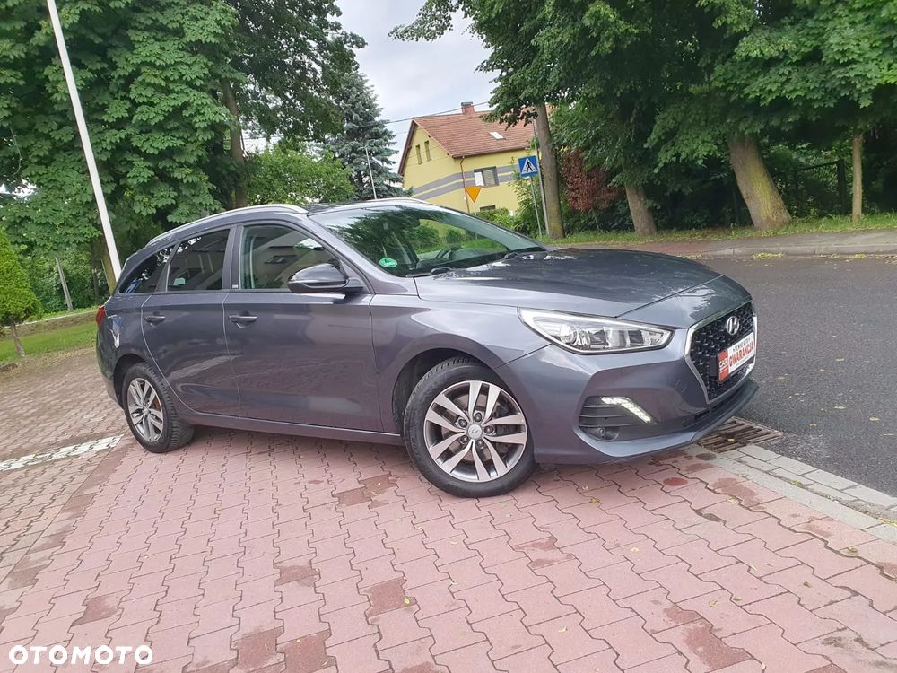 Hyundai i30 blue Kombi 1.4 YES Gold - 27
