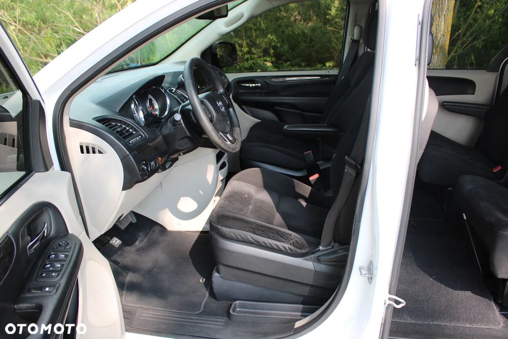 Dodge Grand Caravan - 18