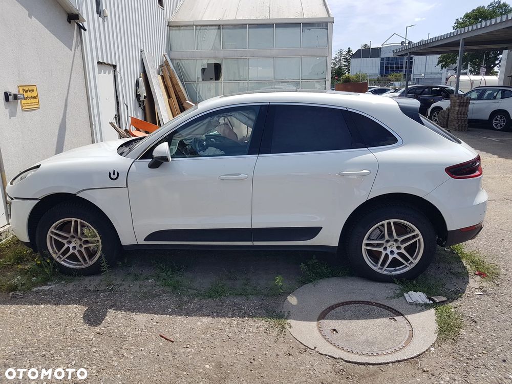 Porsche Macan S - 8